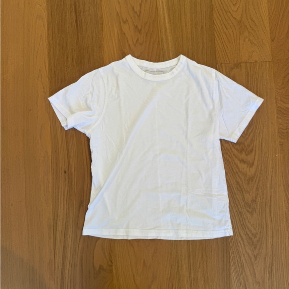 The Iconically Soft Perfect Tee In White - Picture 2 of 3